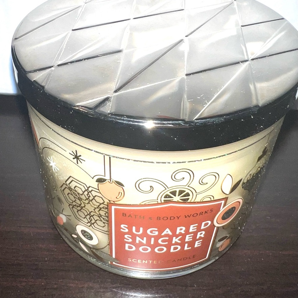 Bath & Body Works 3 wick candle in Sugared Snickerdoodle